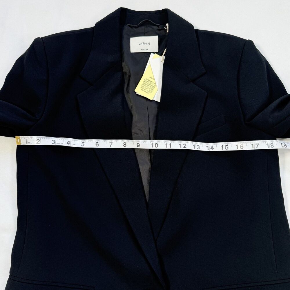 Aritzia Wilfred Generation Blazer Crepette Black Size 2 Minimalist Quiet Luxury - Picture 12 of 13